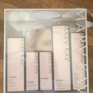 Mary Kay package includes 5 time wise items